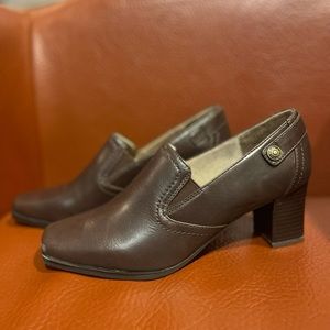Lifestride Supreme Brown heel slip on square toe.
